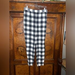 GUC Dolce & Gabana- Black & White Checkered Tapered Ankle Zip Pants. Size IT 46